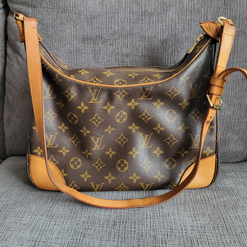 SOLD - 9️⃣9️⃣5️⃣ Louis Vuitton Boulogne 30